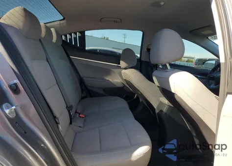 2019 Hyundai Elantra Se z USA, uszkodzony, nr VIN 5NPD74LF0KH452461